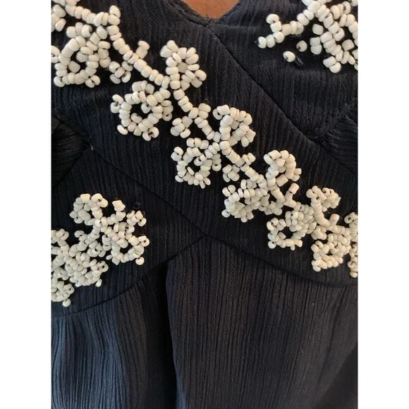 ๐ LOFT Navy Sleeveless Chiffon Top w/ White Beaded V-Neck โ Size 8 (Lined) - Picture 9 of 9